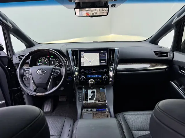 Toyota Alphard — Фото автомобиля 8