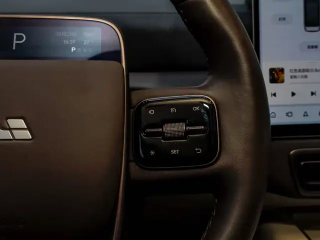 Li Auto MEGA — Фото автомобиля 30