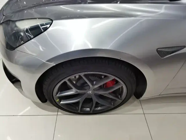 Tesla Model 3 — Фото автомобиля 22
