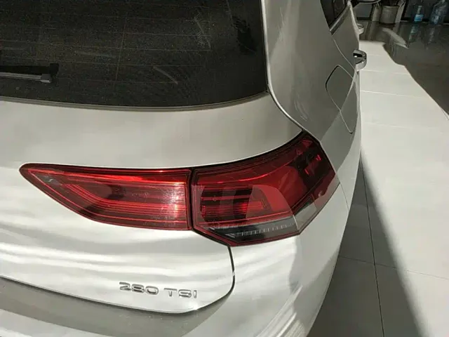 Volkswagen Golf — Фото автомобиля 7