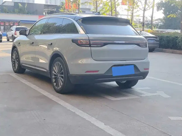 Leapmotor C11 — Фото автомобиля 9