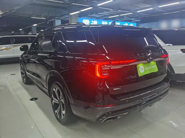 Ford Explorer — Фото автомобиля 8