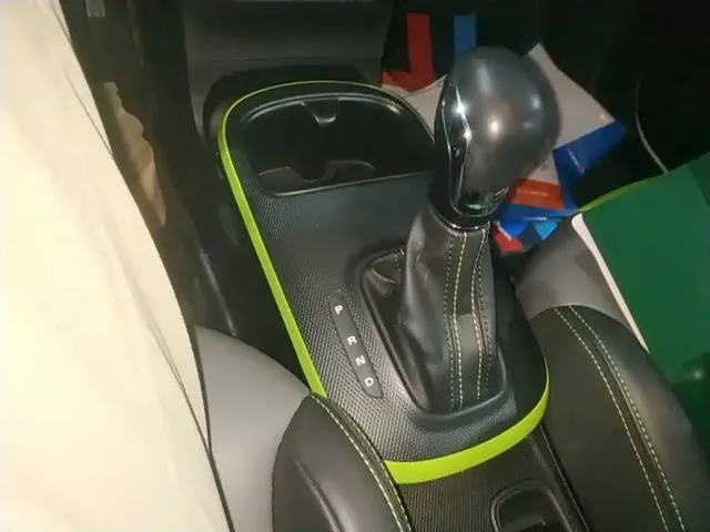 Roewe Kaiwei CLEVER 2021 302km New Four-Seat Super Edition — Фото автомобиля 13