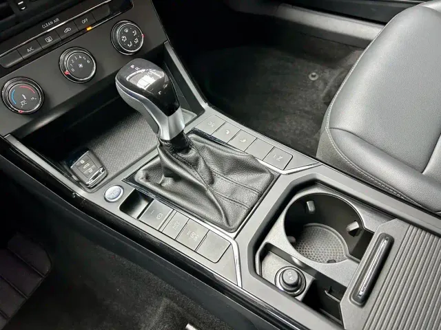 Volkswagen Passat — Фото автомобиля 17