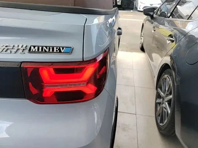 Wuling Hongguang Mini EV — Фото автомобиля 7