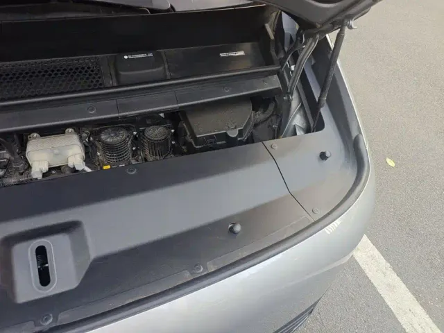Li Auto MEGA — Фото автомобиля 21
