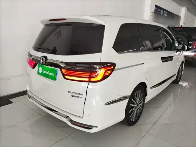 Honda Elysion — Фото автомобиля 6