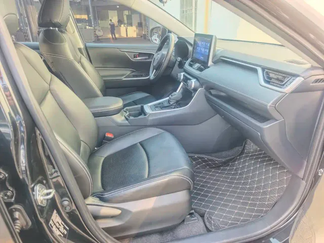 Toyota RAV4 — Фото автомобиля 19
