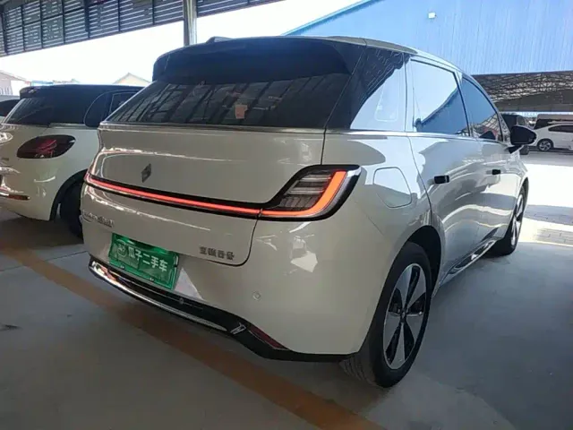 Baojun Cloud — Фото автомобиля 6