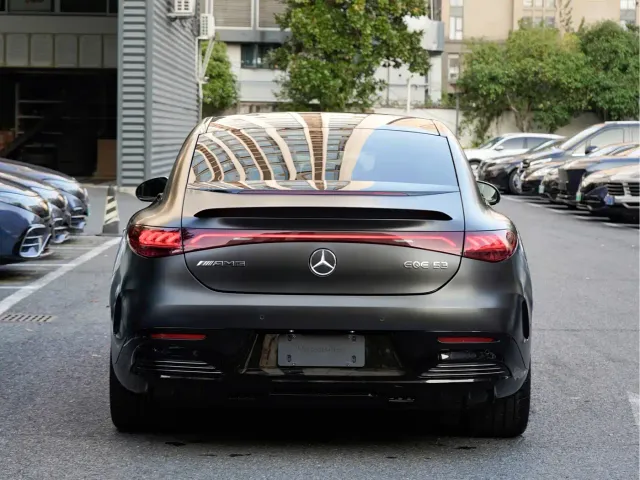 Mercedes-Benz EQE AMG — Фото автомобиля 5