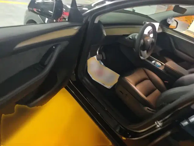Tesla Model Y — Фото автомобиля 15