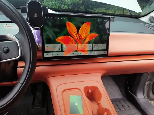 Leapmotor C10 — Фото автомобиля 5