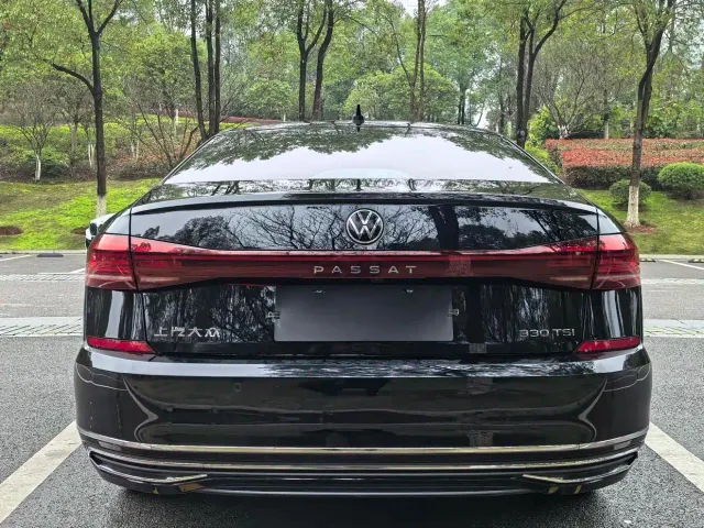 Volkswagen Passat — Фото автомобиля 5