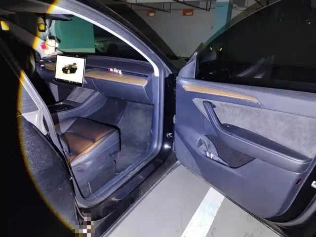 Tesla Model Y — Фото автомобиля 17