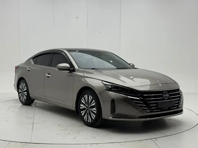 Nissan Teana — Фото автомобиля 3