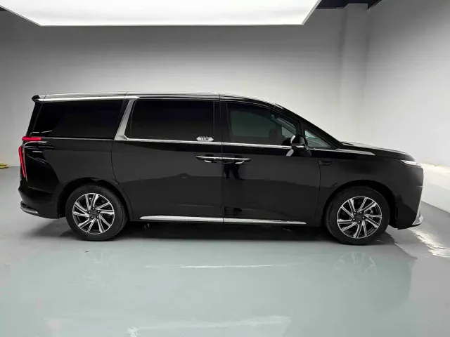 Maxus G90 — Фото автомобиля 11