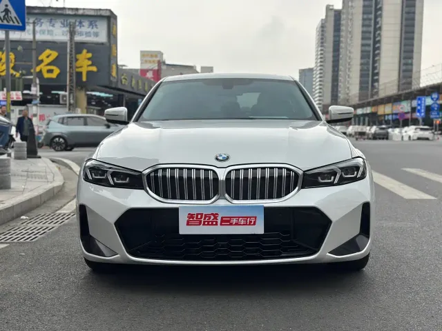 BMW 3 Series — Фото автомобиля 2
