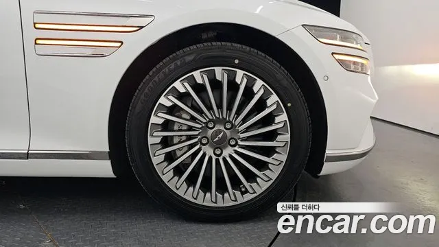 Genesis G80 Electrified G80 (RG3) — Фото автомобиля 17