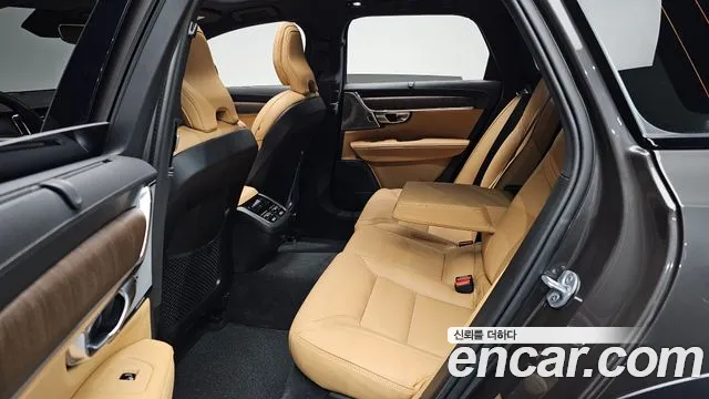 Volvo V90 — Фото автомобиля 16
