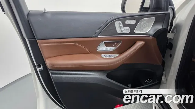 Mercedes-Benz GLE-Class — Фото автомобиля 24