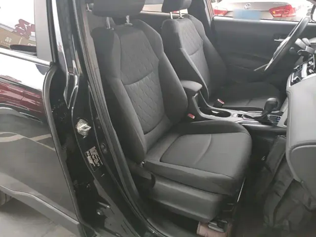 Toyota Corolla Cross — Фото автомобиля 24