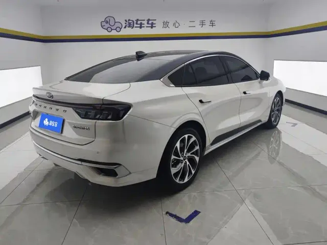Ford Mondeo — Фото автомобиля 3