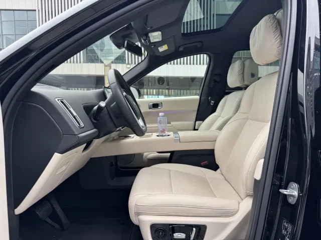 Li Auto L9 — Фото автомобиля 6
