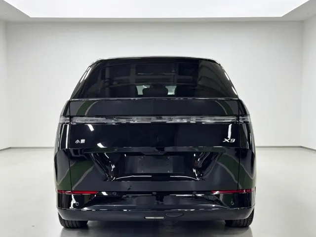 Xpeng X9 — Фото автомобиля 4