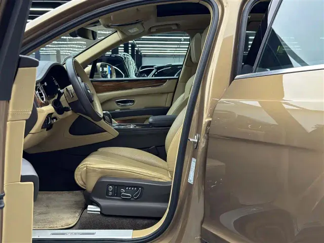 Bentley Bentayga Hybrid — Фото автомобиля 6