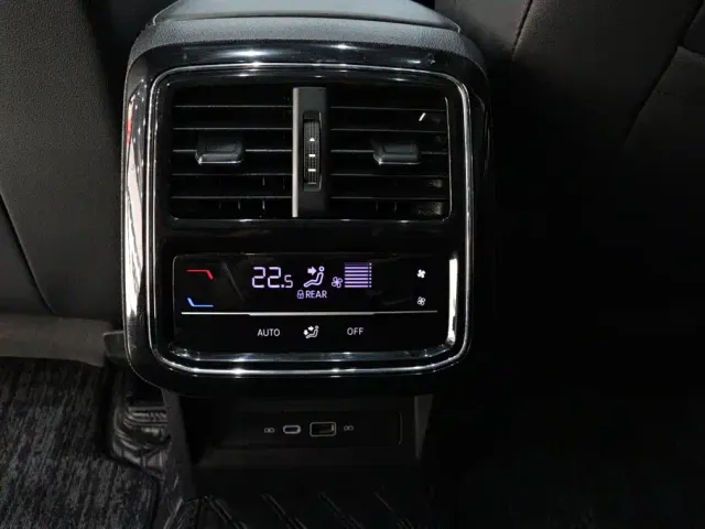 Volkswagen Passat — Фото автомобиля 8