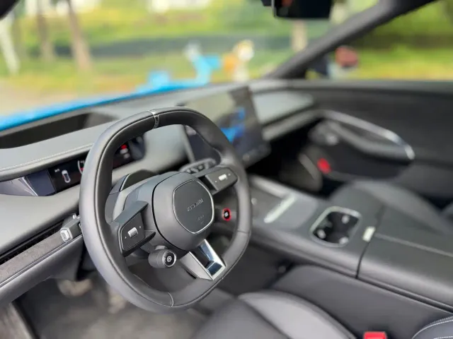 Xiaomi SU7 — Фото автомобиля 9