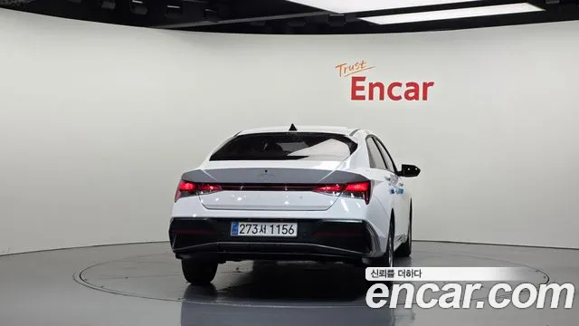 Hyundai Avante CN7 — Фото автомобиля 4