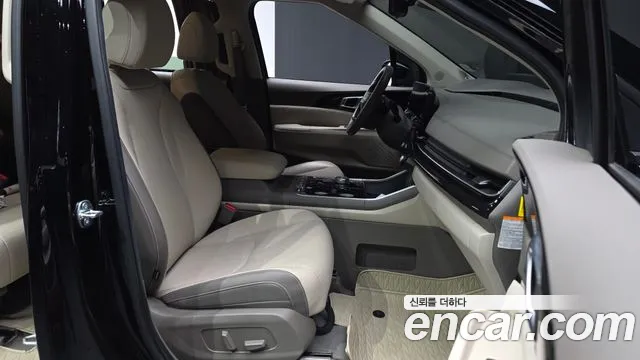 Kia Carnival Generation 4 — Фото автомобиля 16