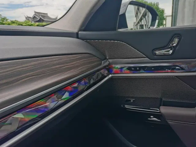 BMW BMW i7 2023 eDrive50L Leading Luxury Package — Фото автомобиля 19