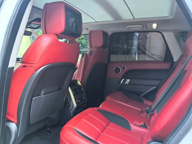 Land Rover Range Rover Sport — Фото автомобиля 7