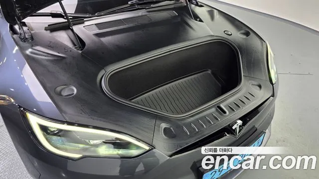 Tesla Model S — Фото автомобиля 6