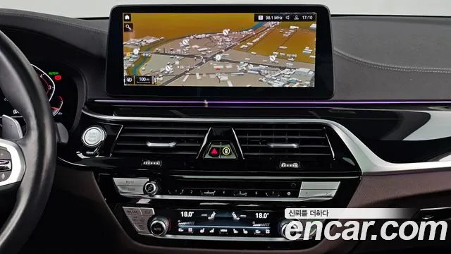 BMW 5 Series G30 — Фото автомобиля 14
