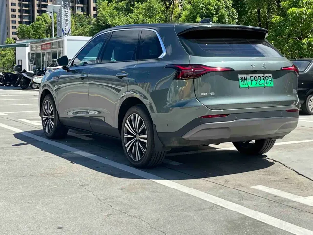 Hongqi HS6 PHEV — Фото автомобиля 5