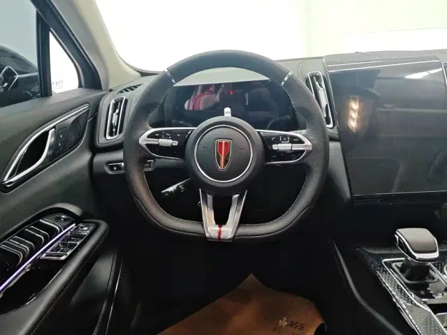 Hongqi HS3 PHEV — Фото автомобиля 15