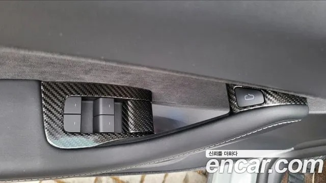 Tesla Model Y — Фото автомобиля 19