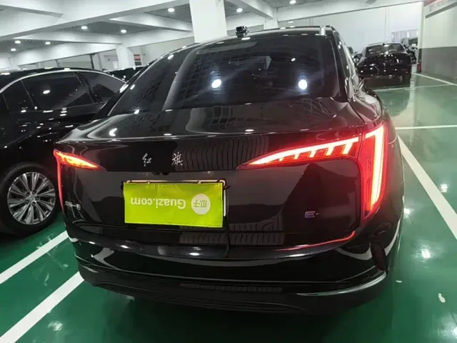 Hongqi E-QM5 — Фото автомобиля 5