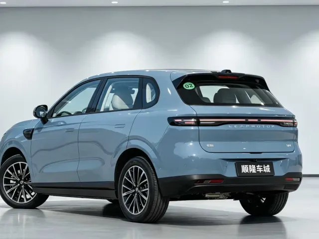 Leapmotor B10 — Фото автомобиля 8