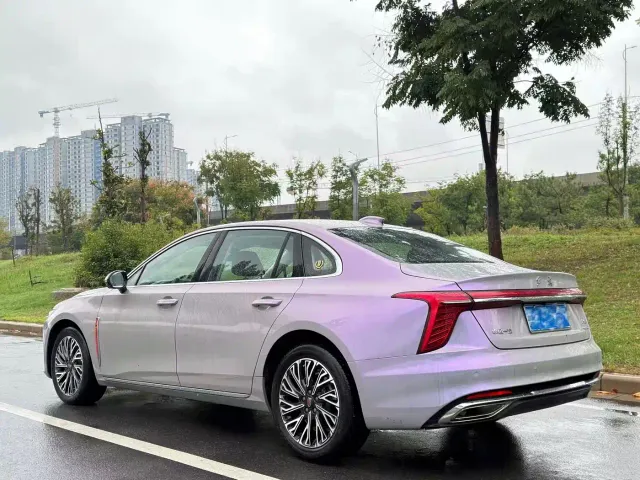 Hongqi H5 — Фото автомобиля 9