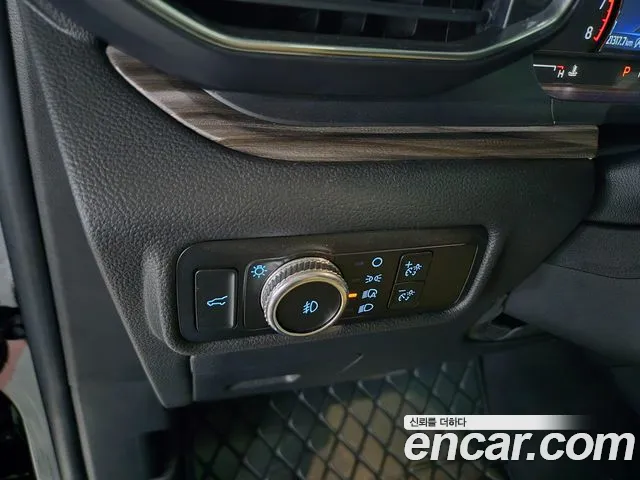 Ford Explorer 6th Gen — Фото автомобиля 15
