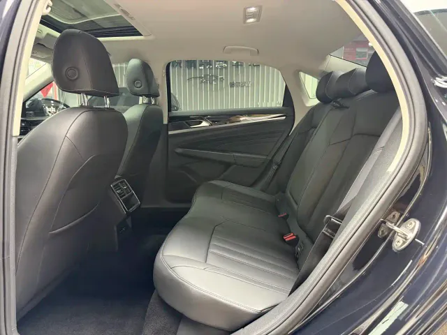 Volkswagen Passat — Фото автомобиля 25
