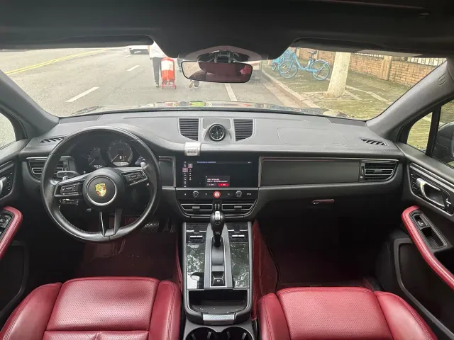 Porsche Macan — Фото автомобиля 26