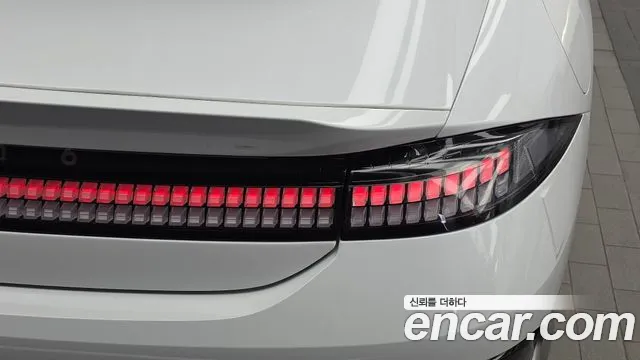 Hyundai Ioniq6 — Фото автомобиля 21