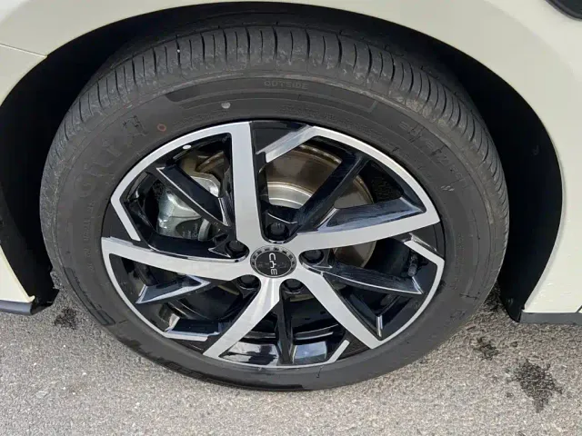 BYD Seal 07 DM-i — Фото автомобиля 17