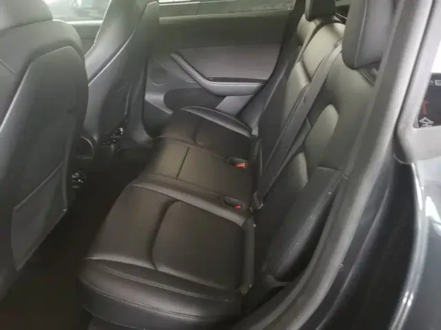 Tesla Model Y 2024 Rear-Wheel Drive Version — Фото автомобиля 16