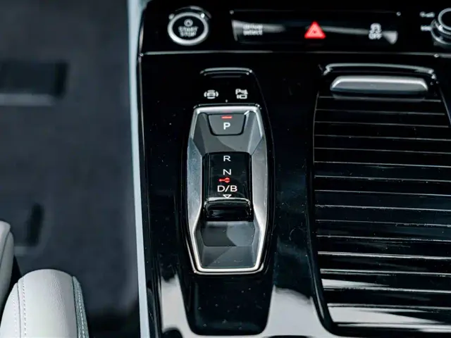 Audi Q6L Sportback e-tron — Фото автомобиля 16